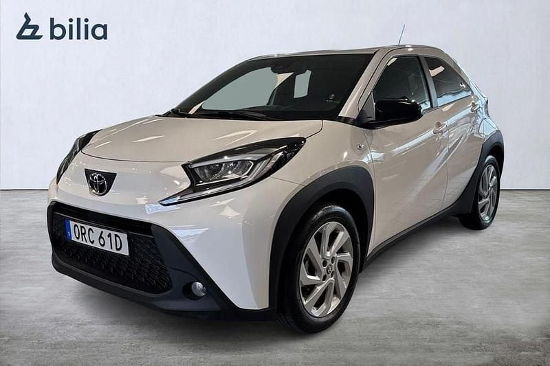 Vit Begagnad 2025 Toyota Aygo Comfort Halvkombi | 209 900 kr (Lite dyr) - Bild 1/3