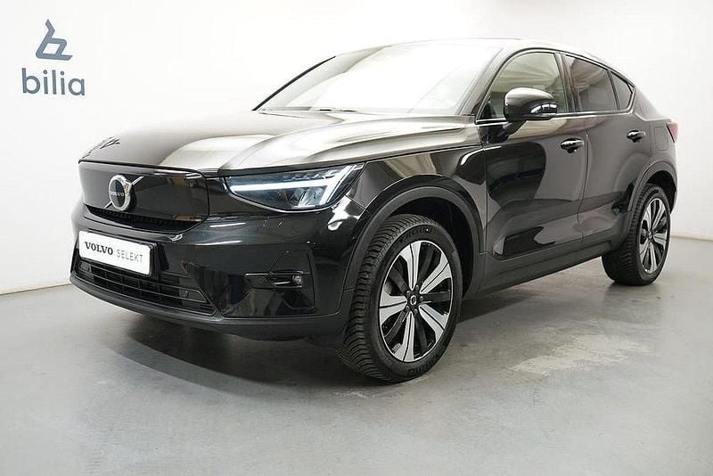 Svart Begagnad 2022 Volvo EC40 Plus SUV | 389 900 kr (Marknadspris) - Bild 1/4