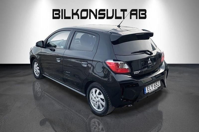 Begagnad Mitsubishi Space Star 80 HK (58 kW) 2020 Svart Halvkombi