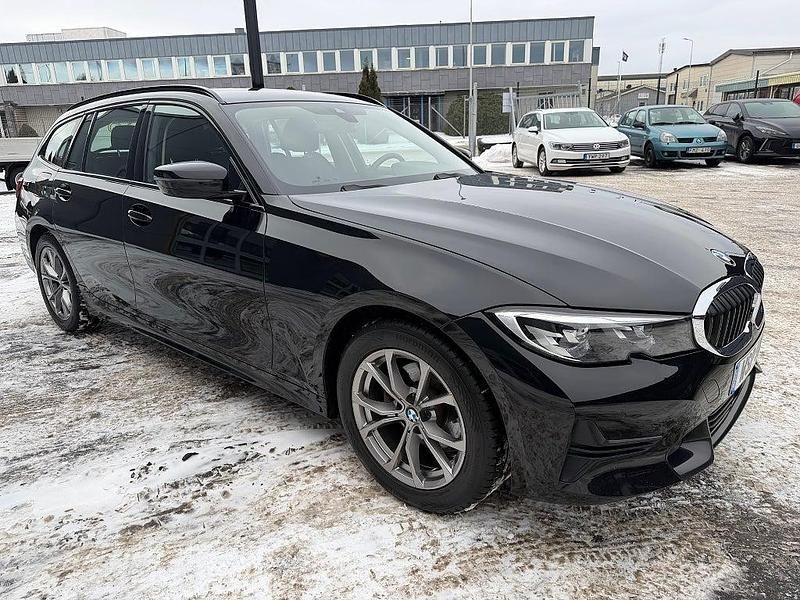 Begagnad BMW 320 Sport Line 190 HK (139 kW) 2021 Svart Kombi