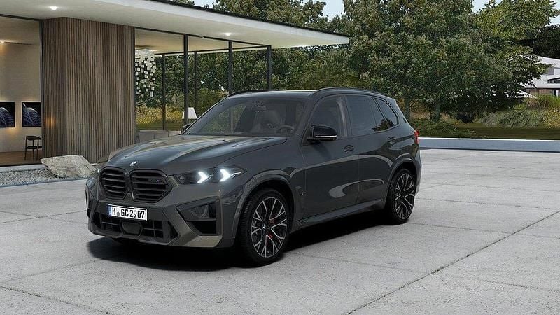 Grå Begagnad 2025 BMW X5 M Comfort Edition SUV | 1 699 500 kr (Marknadspris) - Bild 1/4