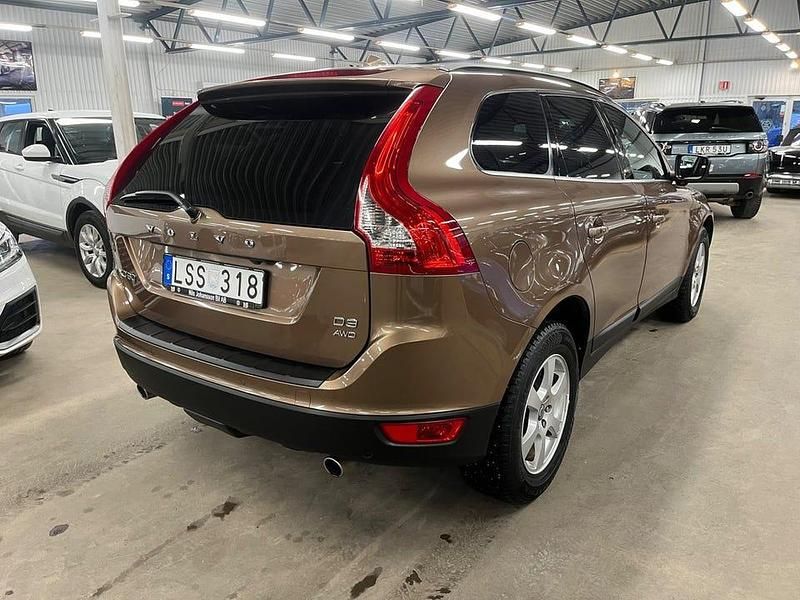 Begagnad Volvo XC60 Momentum 163 HK (119 kW) 2011 Brun SUV