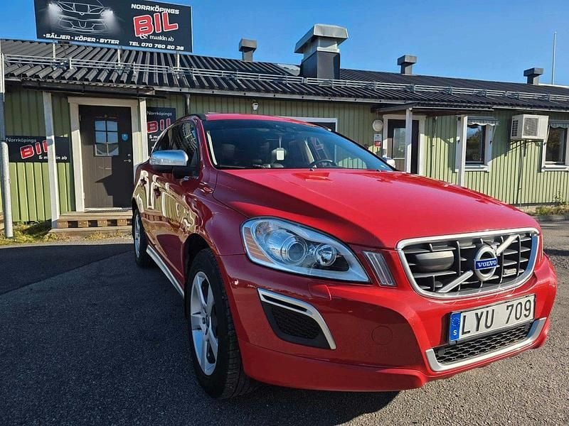 Röd Begagnad 2011 Volvo XC60 R-Design SUV | 88 500 kr (Marknadspris) - Bild 1/4