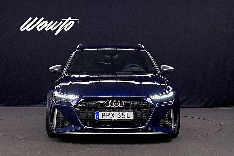 Begagnad Audi RS6 Design 600 HK (441 kW) 2020 Navara blue metallic Kombi