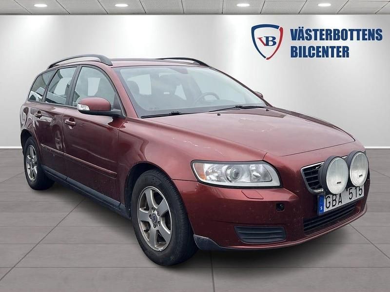 Röd Begagnad 2008 Volvo V50 Kinetic Kombi | 44 900 kr (Marknadspris) - Bild 1/1