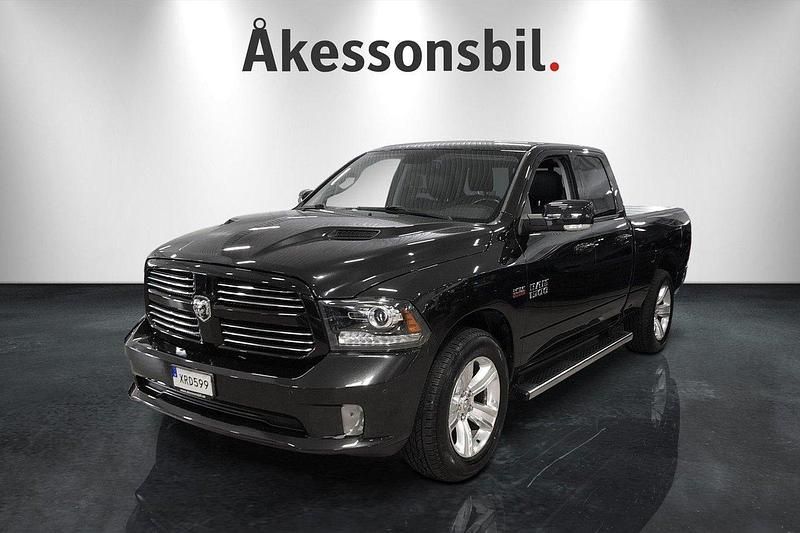 Svart Begagnad 2016 Dodge Ram Pickup | 386 250 kr (Marknadspris) - Bild 1/4
