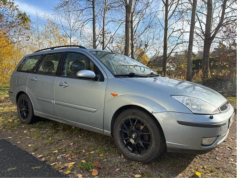 Begagnad 2004 Ford Focus Kombi | 25 000 kr (Lite dyr) - Bild 1/3