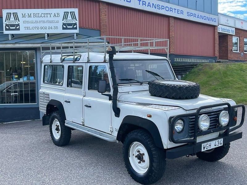 Vit Begagnad 2000 Land Rover Defender Kombi | 199 900 kr - Bild 1/4