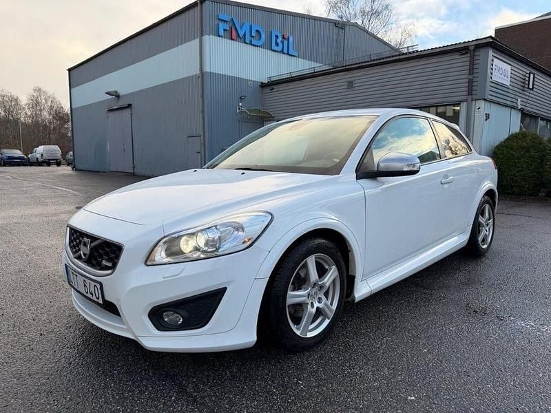 Vit Begagnad 2012 Volvo C30 R-Design Momentum Halvkombi | 59 700 kr (Marknadspris) - Bild 1/4