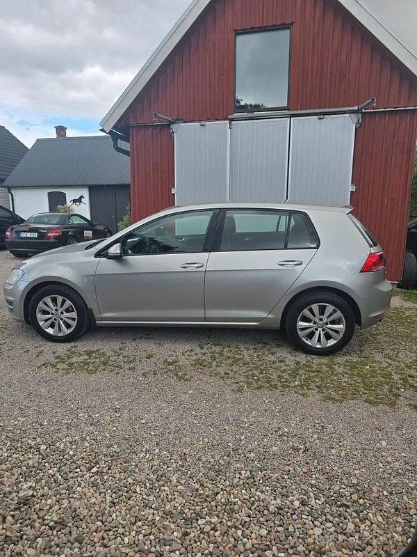 Begagnad VW Golf VII 105 HK (77 kW) 2014 Silver Halvkombi