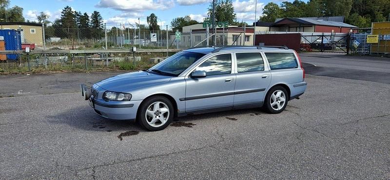 Begagnad 2000 Volvo V70 Kombi | 24 900 kr (Marknadspris) - Bild 1/4