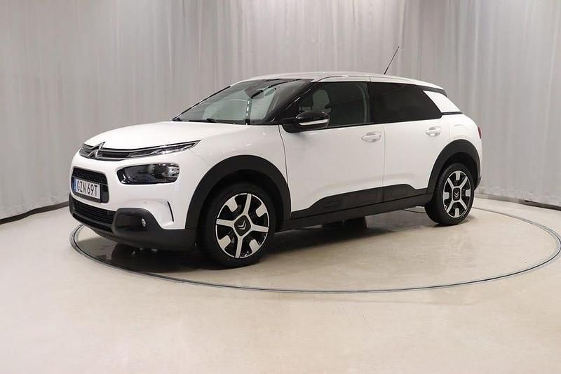 Vit Begagnad 2020 Citroën C4 Cactus PureTech Halvkombi | 138 800 kr (Marknadspris) - Bild 1/4