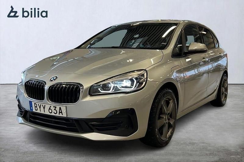 Silver Begagnad 2020 BMW 225 iPerformance Kombi | 189 900 kr - Bild 1/3