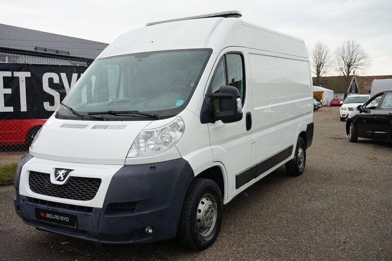 Vit Begagnad 2010 Peugeot Boxer Van | 99 900 kr (Marknadspris) - Bild 1/4
