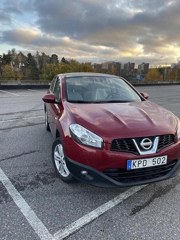 Röd Begagnad 2010 Nissan Qashqai SUV | 50 000 kr (Bra pris) - Bild 1/2