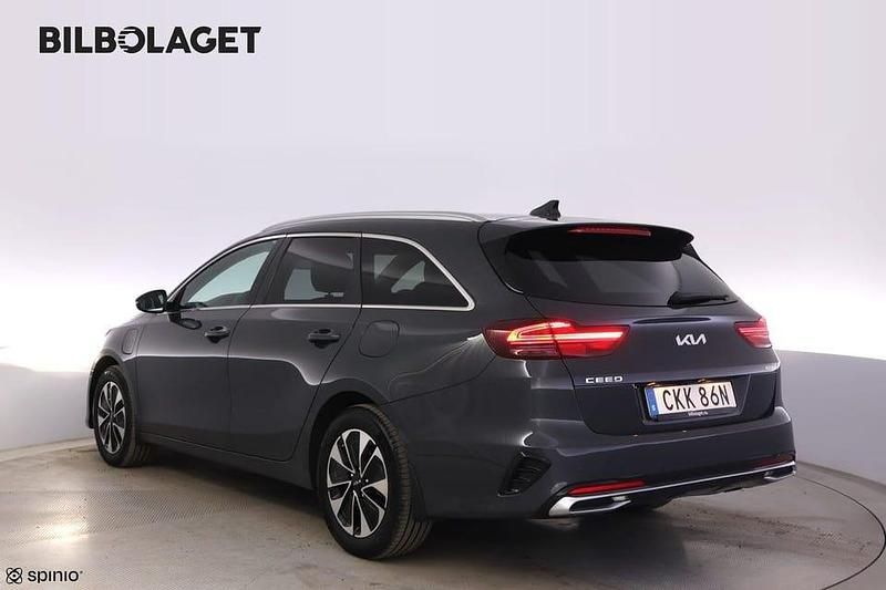 Begagnad Kia Ceed Sportswagon 141 HK (103 kW) 2023 Grå Kombi