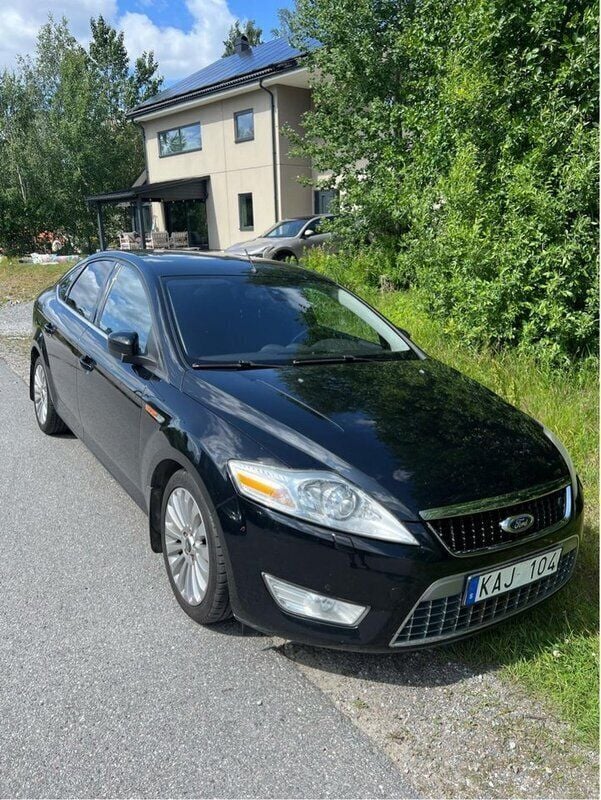 Svart Begagnad 2010 Ford Mondeo Titanium X Halvkombi | 37 500 kr (Bra pris) - Bild 1/4