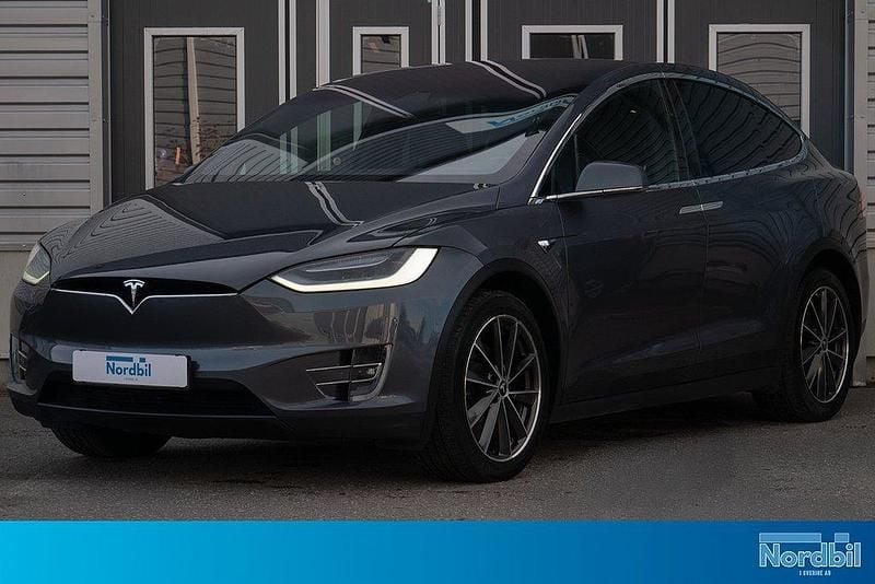 Grå Begagnad 2020 Tesla Model X Performance SUV | 569 900 kr (Lite dyr) - Bild 1/4