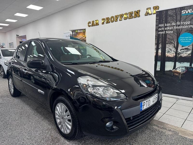 Svart Begagnad 2011 Renault Clio R.S. Halvkombi | 39 900 kr (Marknadspris) - Bild 1/4