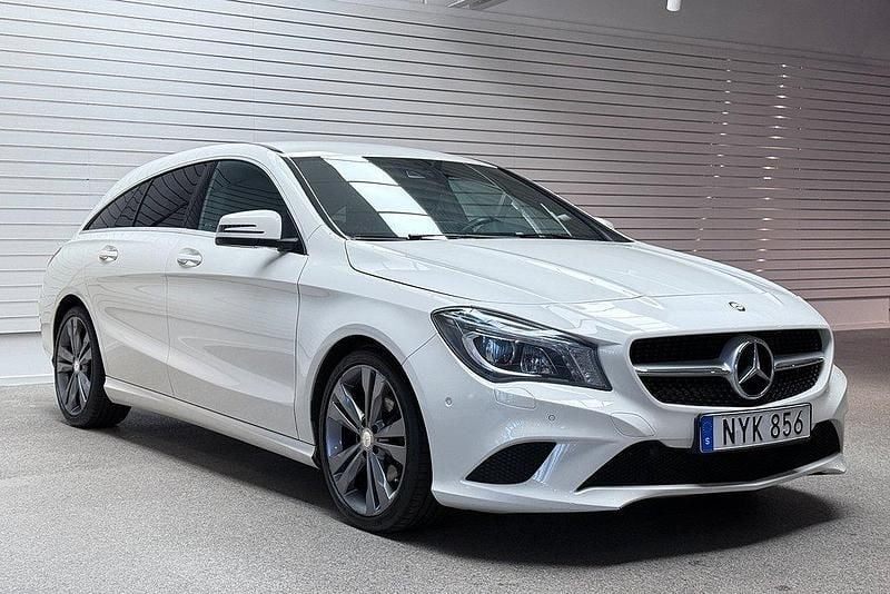 Vit (kalcit vit) Begagnad 2016 Mercedes CLA200 Shooting Brake Kombi | 169 000 kr (Marknadspris) - Bild 1/4