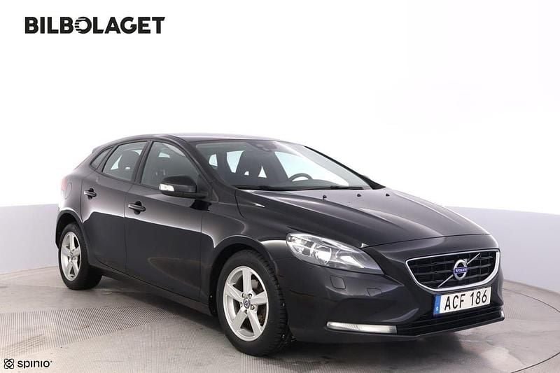 Svart Begagnad 2014 Volvo V40 Kinetic Kombi | 104 800 kr (Marknadspris) - Bild 1/4