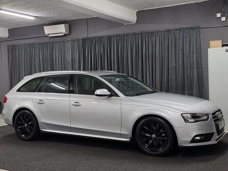 Begagnad Audi A4 Premium 150 HK (110 kW) 2013 Silver Kombi
