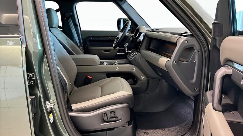 Ny Land Rover Defender SE Dynamic 2026 Grön SUV