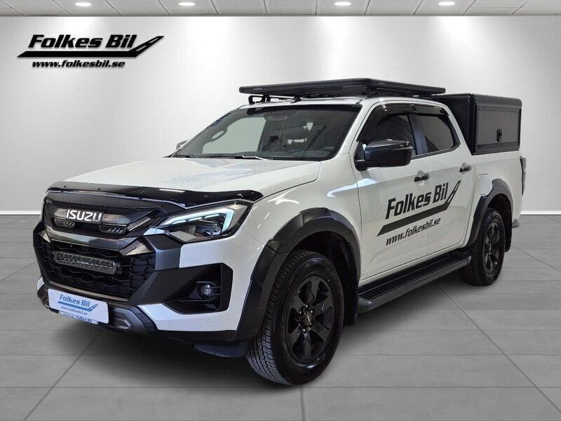 Vit (dolomite white pearl) Begagnad 2024 Isuzu D-Max Pickup | 873 750 kr - Bild 1/4
