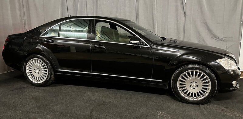 Begagnad Mercedes S420 320 HK (235 kW) 2009 Svart Sedan