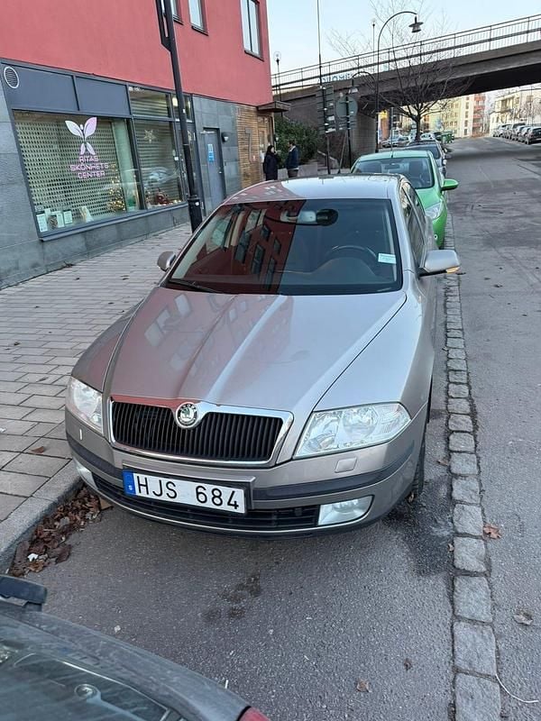 Begagnad 2008 Skoda Octavia Halvkombi | 24 900 kr (Marknadspris) - Bild 1/4