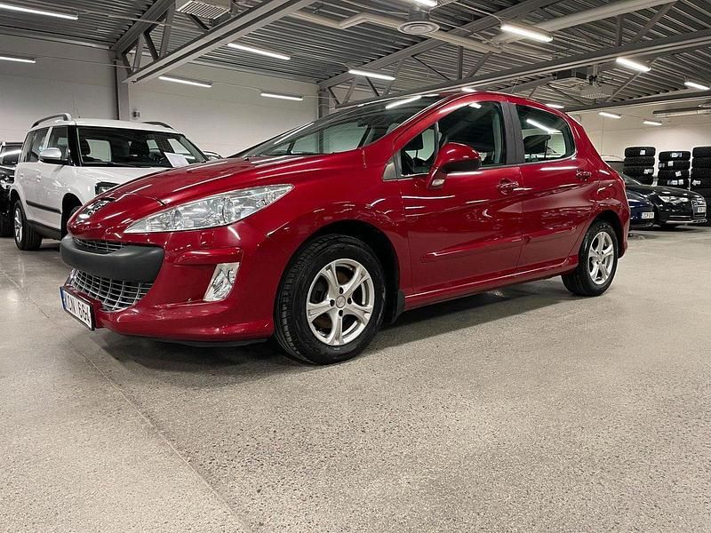 Röd Begagnad 2009 Peugeot 308 Halvkombi | 49 000 kr (Lite dyr) - Bild 1/4