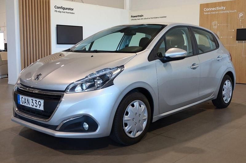 Ljusgrå Begagnad 2017 Peugeot 208 Active Halvkombi | 99 900 kr (Superpris) - Bild 1/3