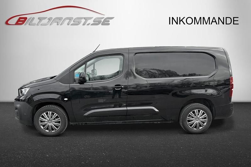 Begagnad Peugeot Partner 132 HK (97 kW) 2020 Svart Minibuss