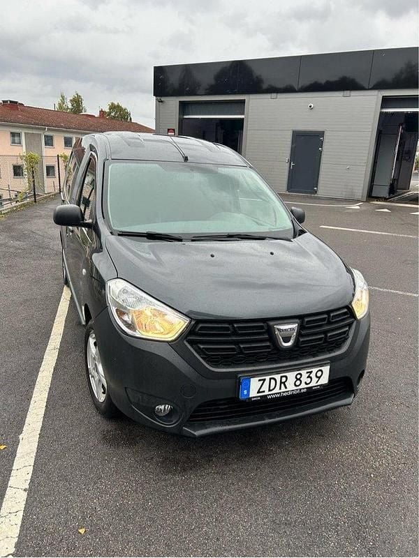 Grå Begagnad 2018 Dacia Dokker Express Van | 61 000 kr (Bra pris) - Bild 1/4