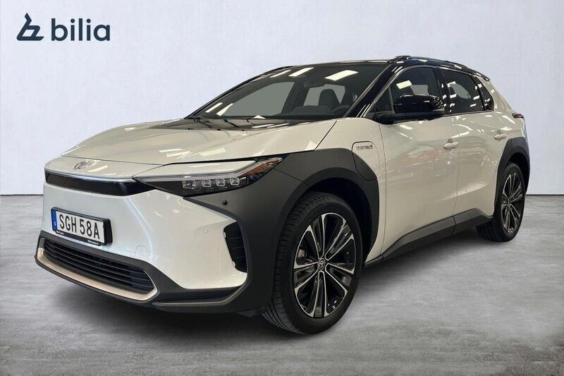 Vit Begagnad 2022 Toyota bZ4X Executive SUV | 439 900 kr - Bild 1/3