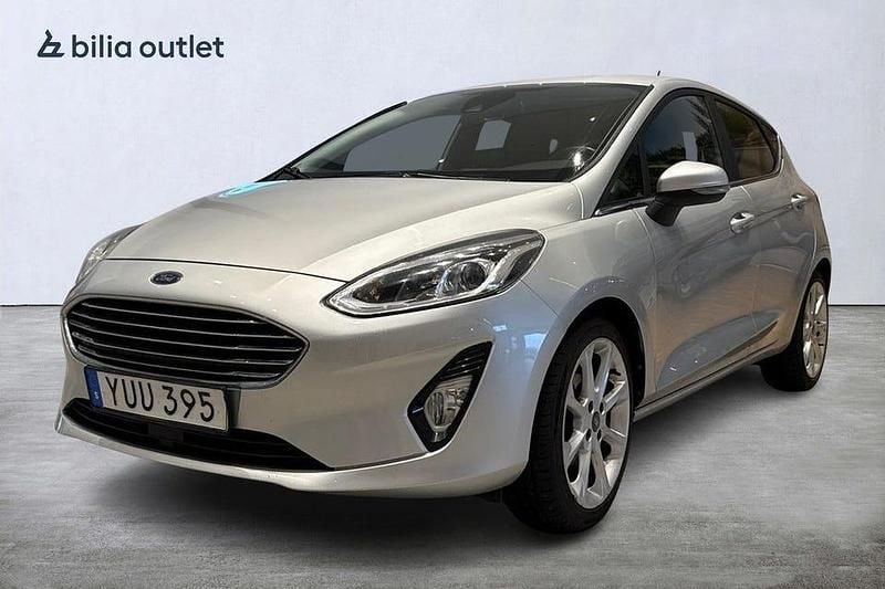 Grå Begagnad 2017 Ford Fiesta Titanium Halvkombi | 109 900 kr (Marknadspris) - Bild 1/3
