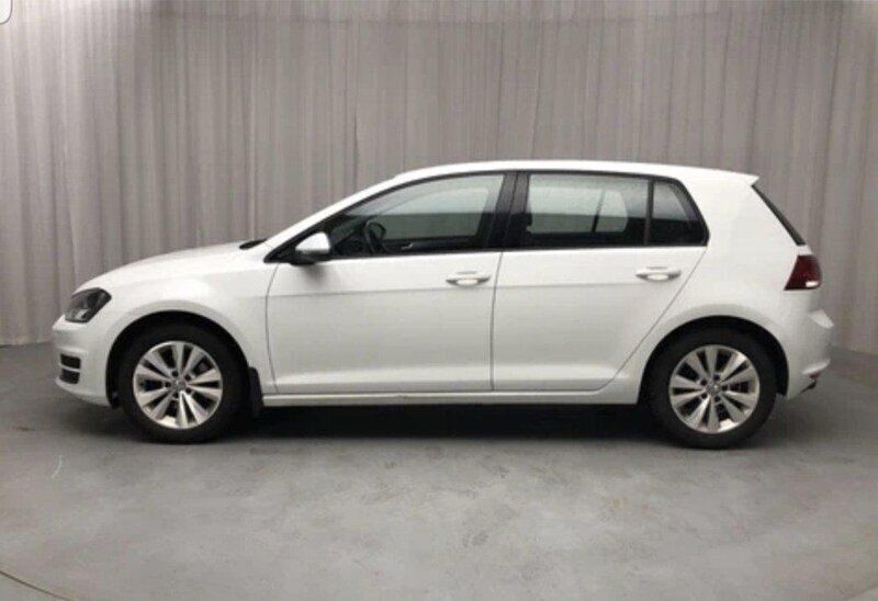 Vit Begagnad 2016 VW Golf VII Halvkombi | 70 000 kr (Bra pris) - Bild 1/4