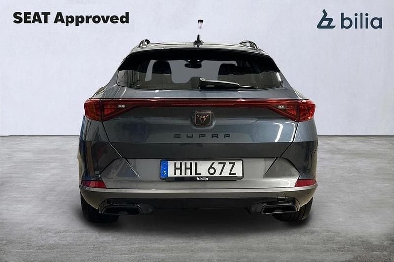 Begagnad Cupra Formentor 151 HK (111 kW) 2023 Grå (magnetic tech metallic) SUV