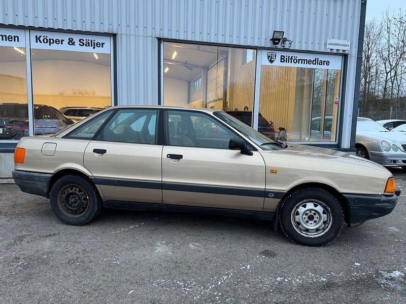 Begagnad Audi 80 Sport 90 HK (66 kW) 1987 Brun Sedan