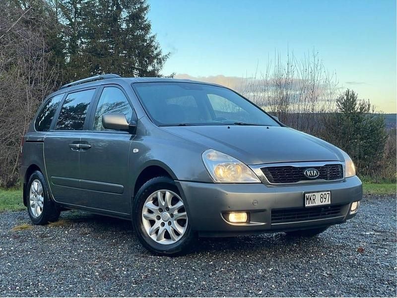 Grå Begagnad 2010 Kia Carnival Minibuss | 35 000 kr - Bild 1/4