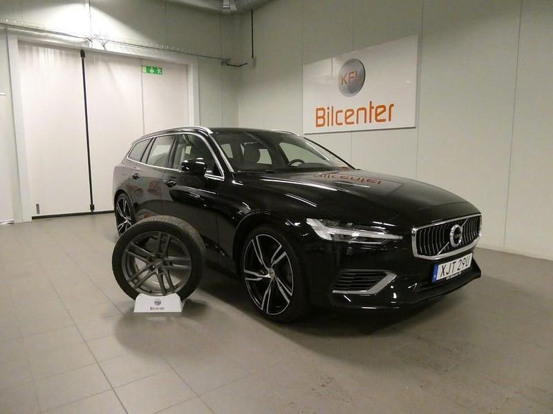 Svart Begagnad 2021 Volvo V60 Inscription Kombi | 334 900 kr (Marknadspris) - Bild 1/3