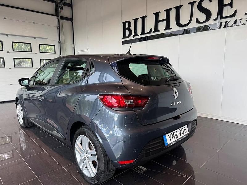 Begagnad Renault Clio IV Expression 74 HK (54 kW) 2017 Grå Halvkombi