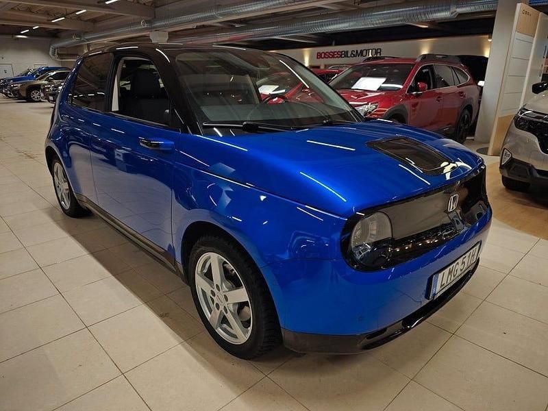 Begagnad Honda e Advance 113 kW (154 HK) 2021 Mörkblå (mblå) Halvkombi