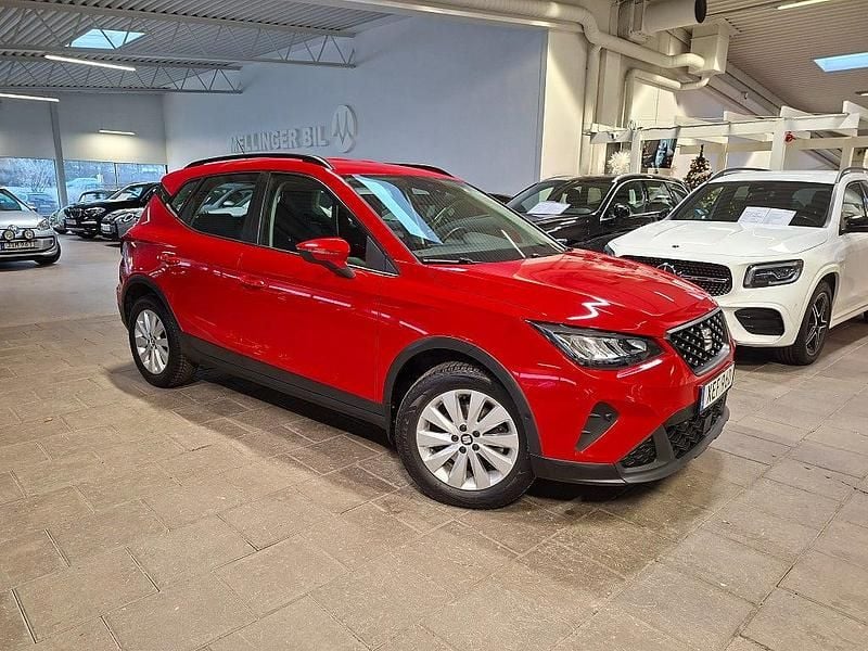 Röd Begagnad 2023 Seat Arona SUV | 178 000 kr (Bra pris) - Bild 1/4