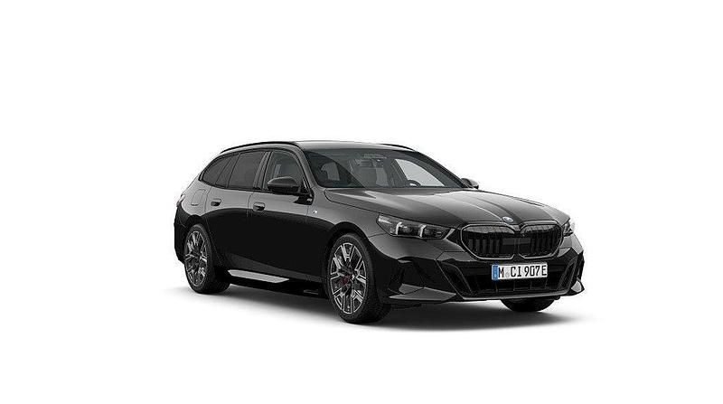 Svart Begagnad 2025 BMW 530e M Sport Kombi | 689 500 kr (Marknadspris) - Bild 1/4