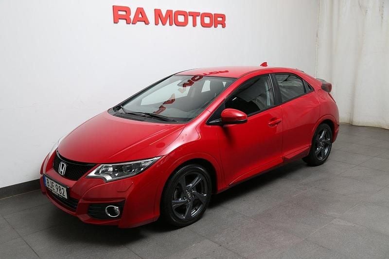 Röd Begagnad 2015 Honda Civic Elegance Halvkombi | 149 800 kr (Marknadspris) - Bild 1/3