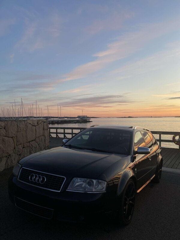 Svart Begagnad 2001 Audi S6 Design Kombi | 110 000 kr - Bild 1/4