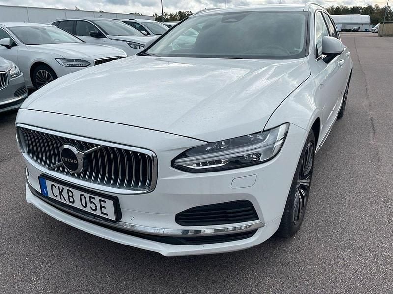 Vit Begagnad 2022 Volvo V90 Inscription Kombi | 339 000 kr (Marknadspris) - Bild 1/2