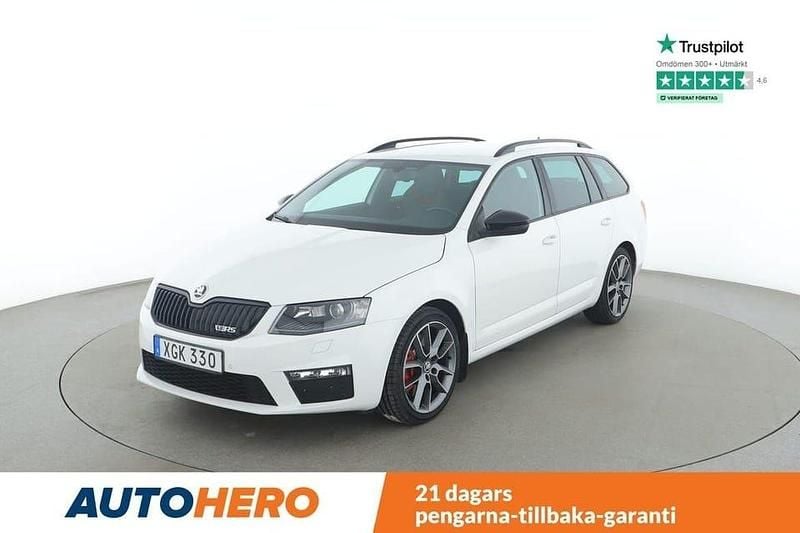 Vit Begagnad 2015 Skoda Octavia RS Kombi | 137 000 kr (Bra pris) - Bild 1/4