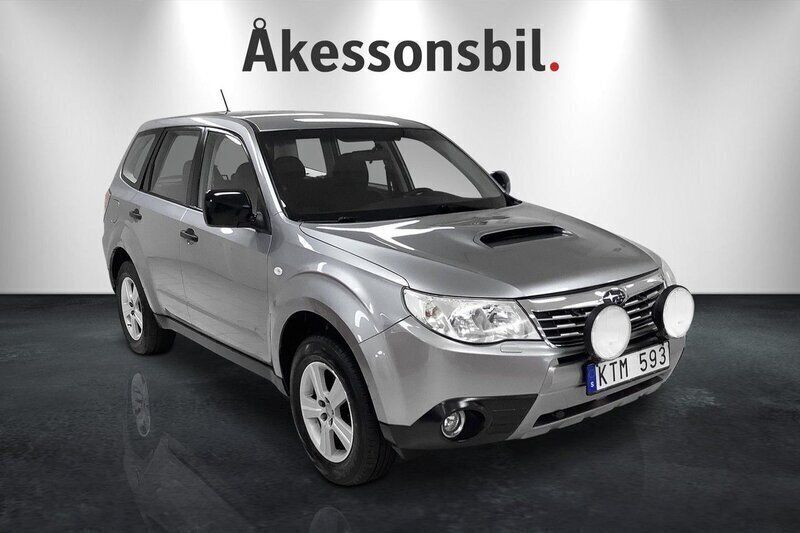 Silver Begagnad 2010 Subaru Forester SUV | 69 000 kr (Marknadspris) - Bild 1/4